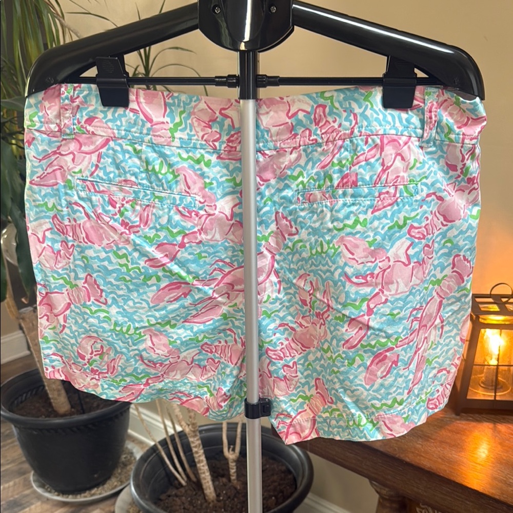 Lilly Pulitzer Lobstah Roll Callahan shorts - Picture 2 of 4